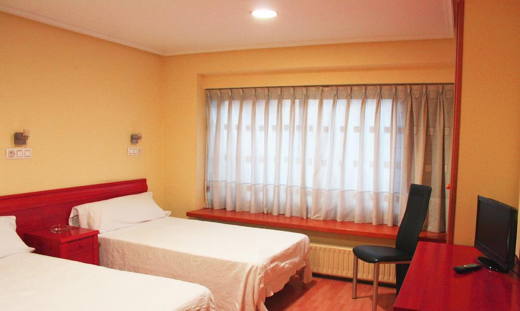 Hostal Alvarez Oviédo Zimmer foto
