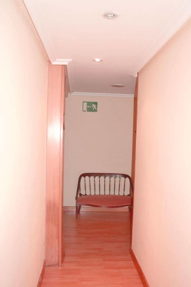 Hostal Alvarez Oviédo Exterior foto